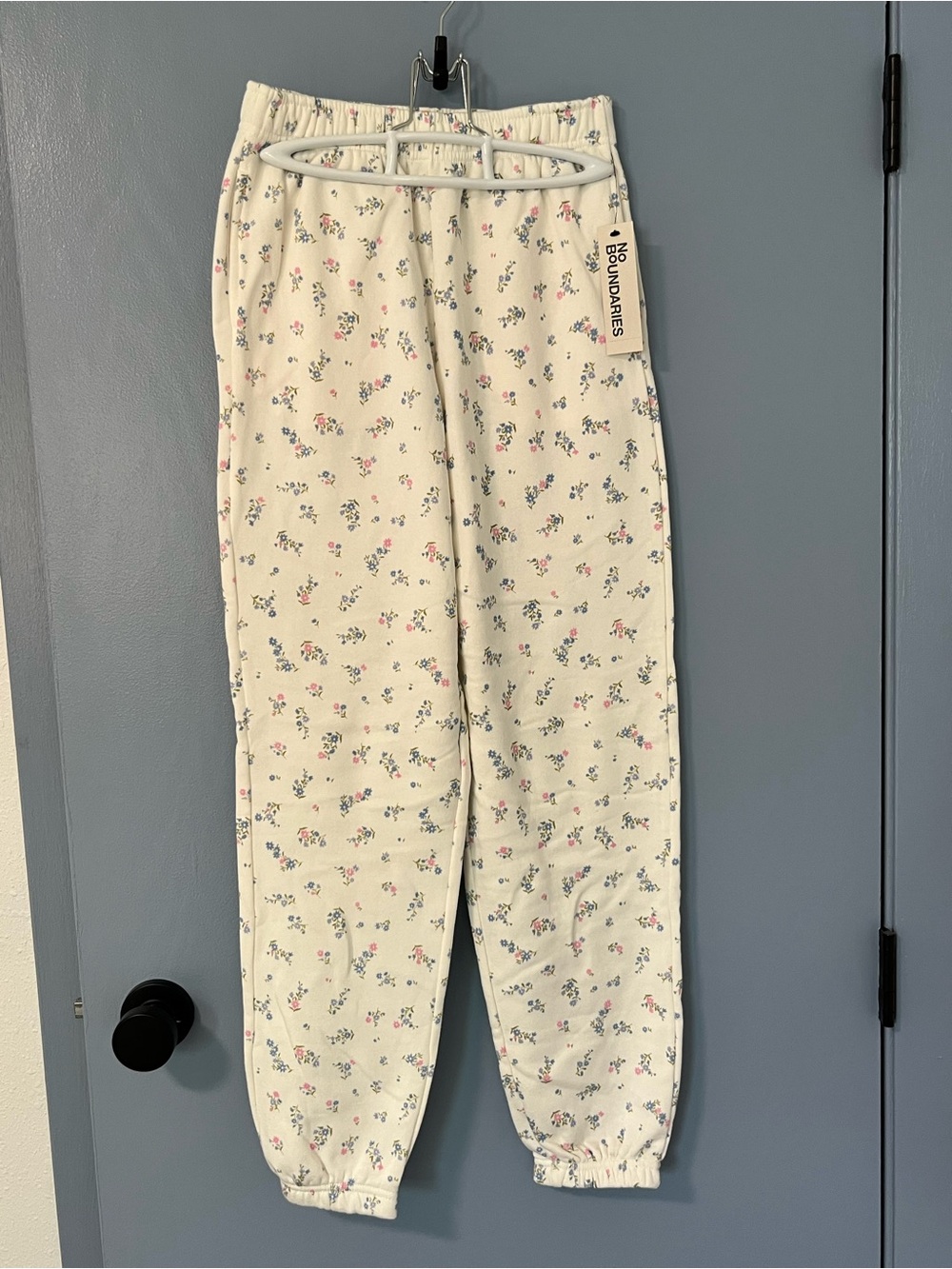 NWT No Boundaries Cream Joggers with Pink & Blue Floral Print Size XS
